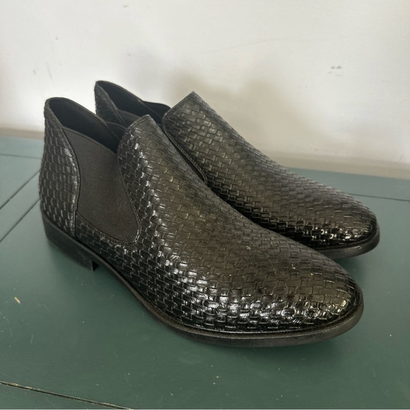 Black Woven Leather Men\'s Shoes